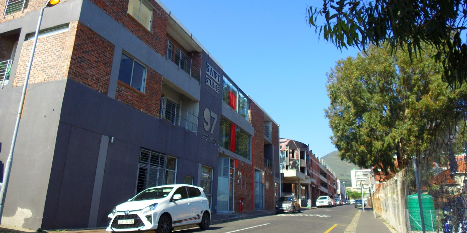 Image 2 of 6