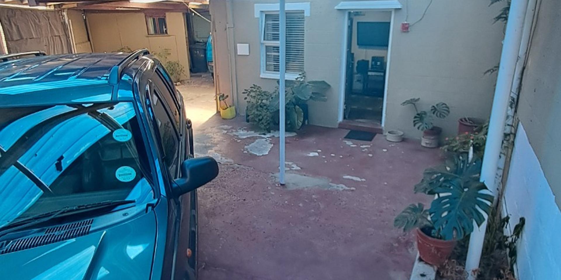 Image 1 of 6