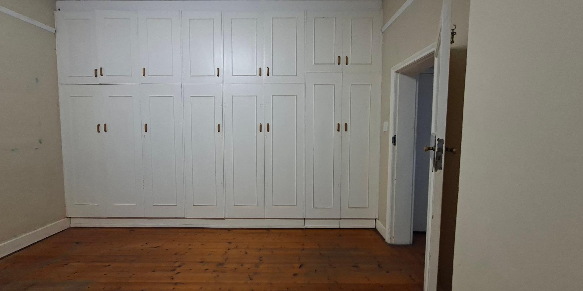 Image 3 of 6