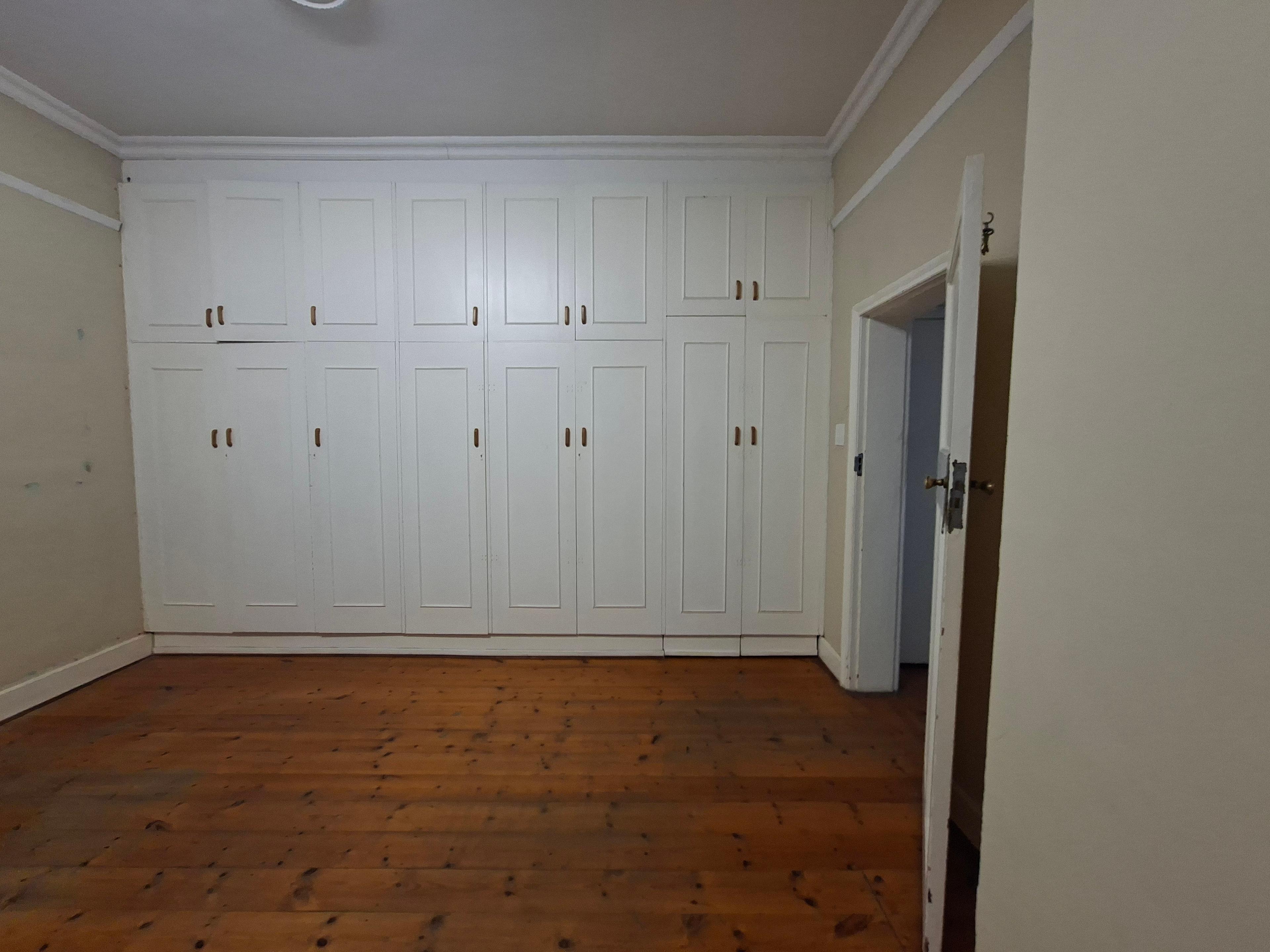 Image 3 of 6
