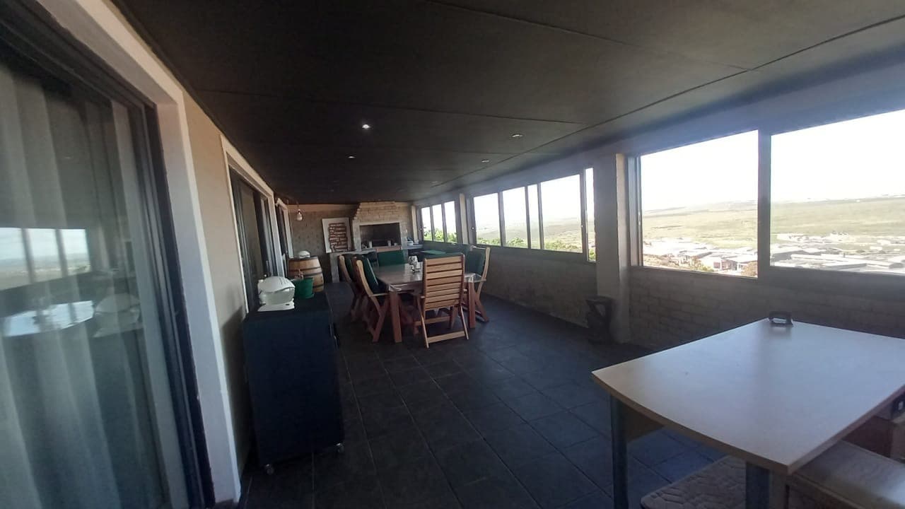 Image 3 of 6