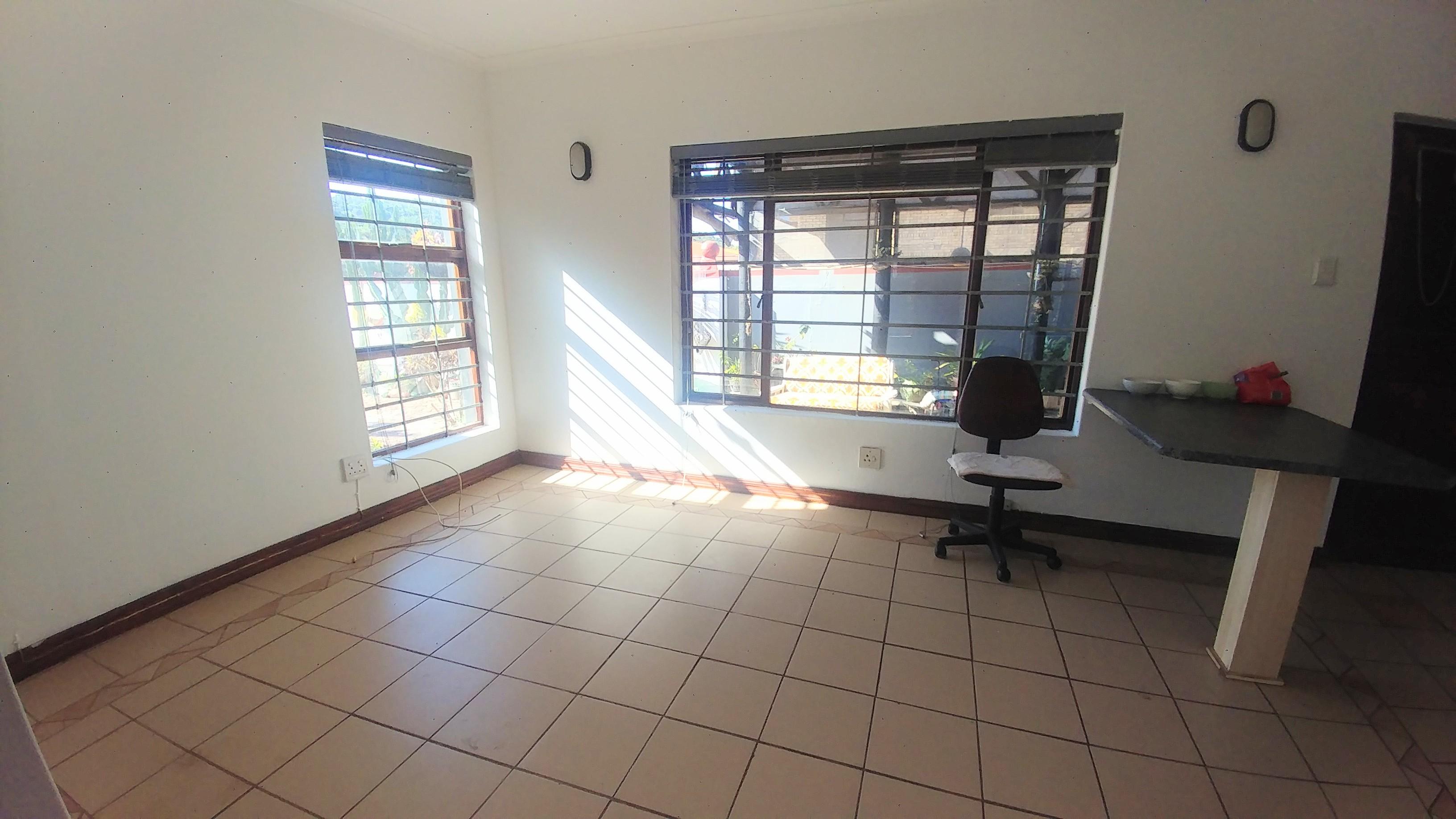 Image 4 of 6
