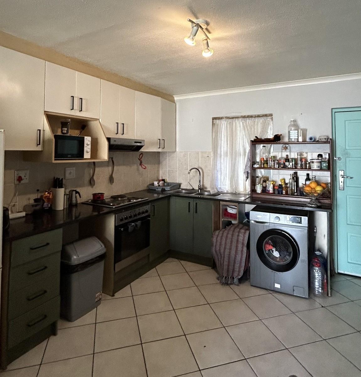 Image 4 of 6