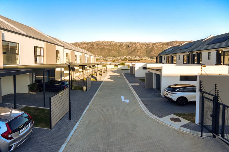 Main property image