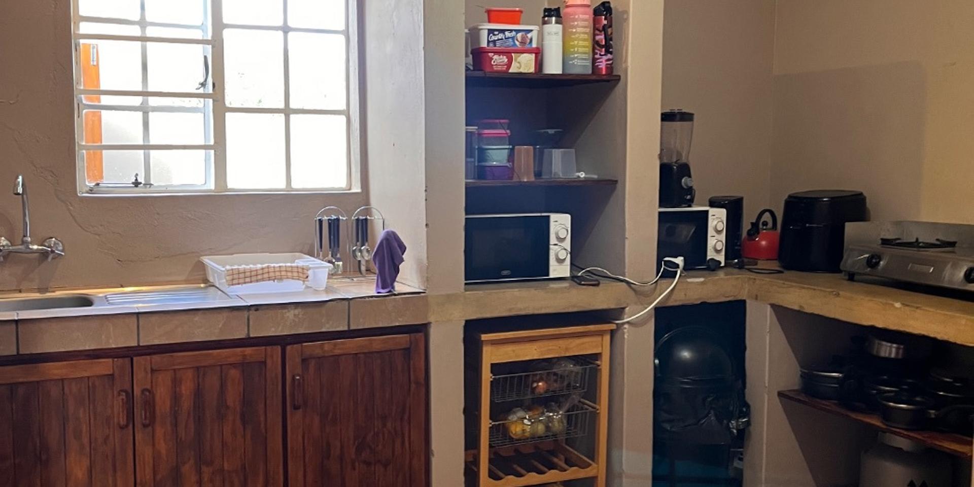 Image 4 of 6