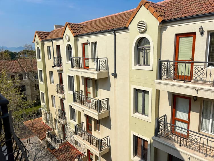 Main property image
