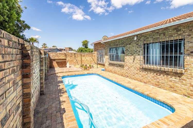 Main property image