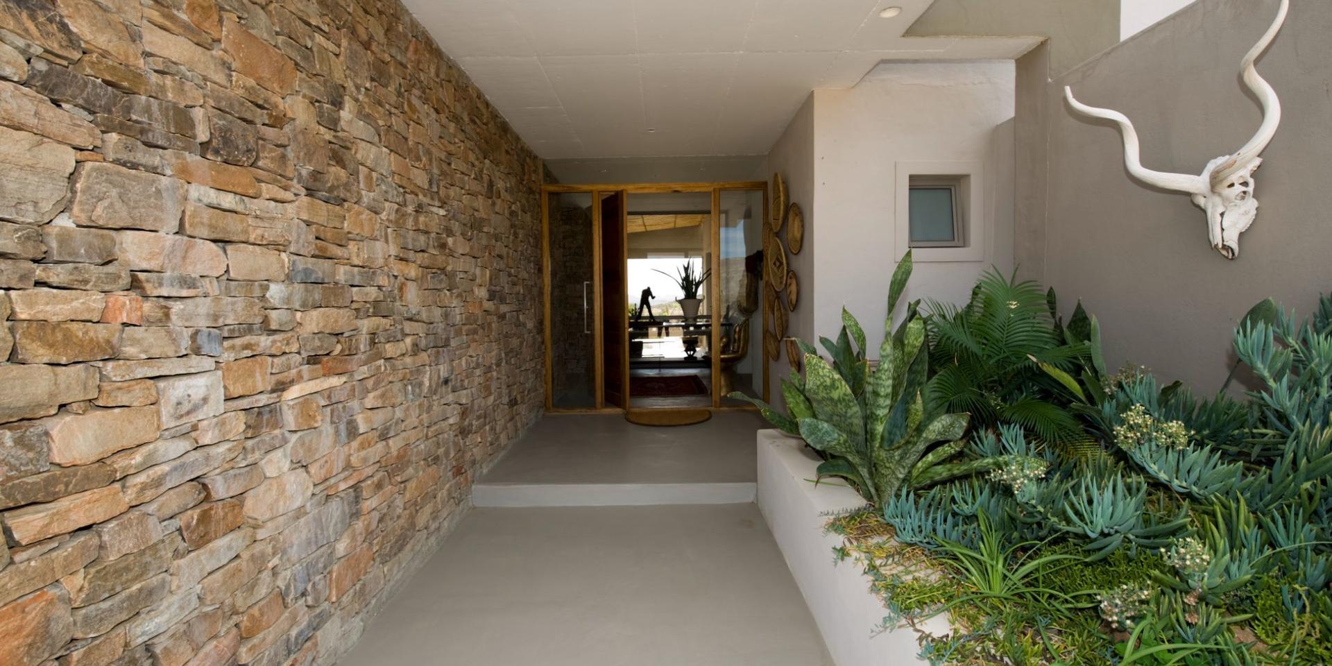Image 4 of 6
