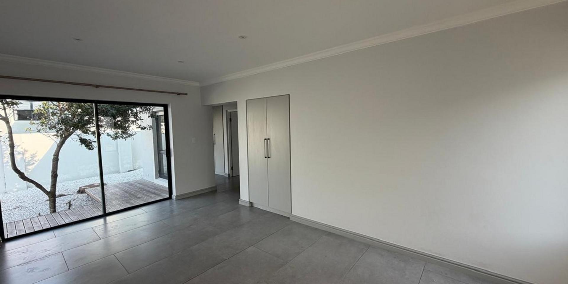 Image 4 of 6