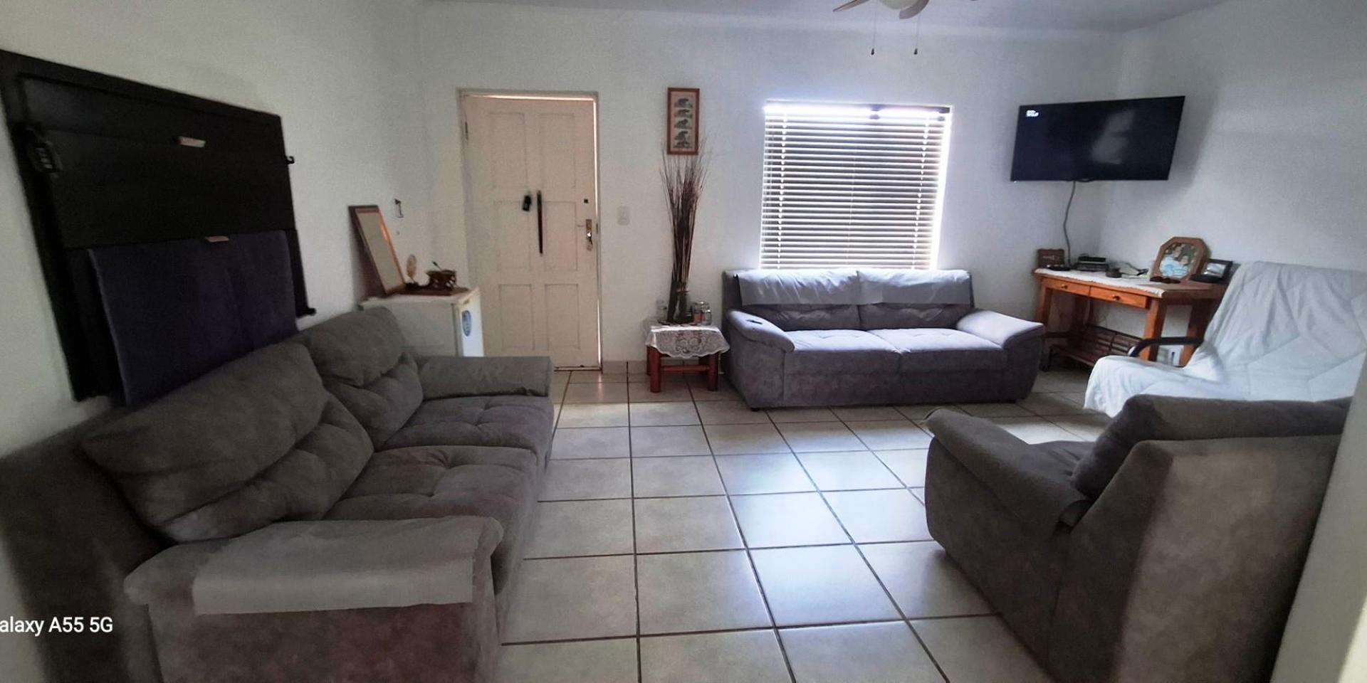 Image 4 of 6