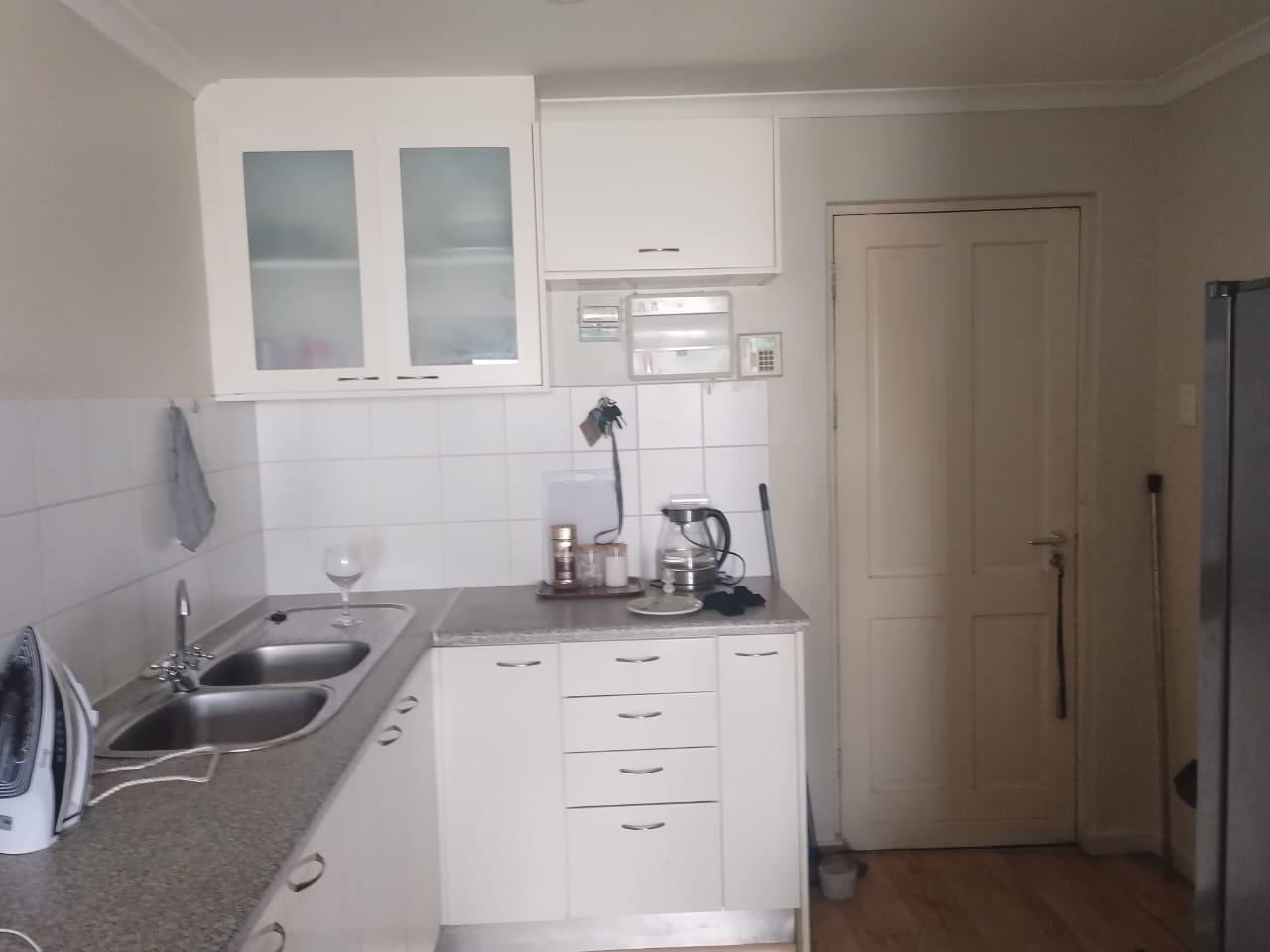 Image 4 of 6