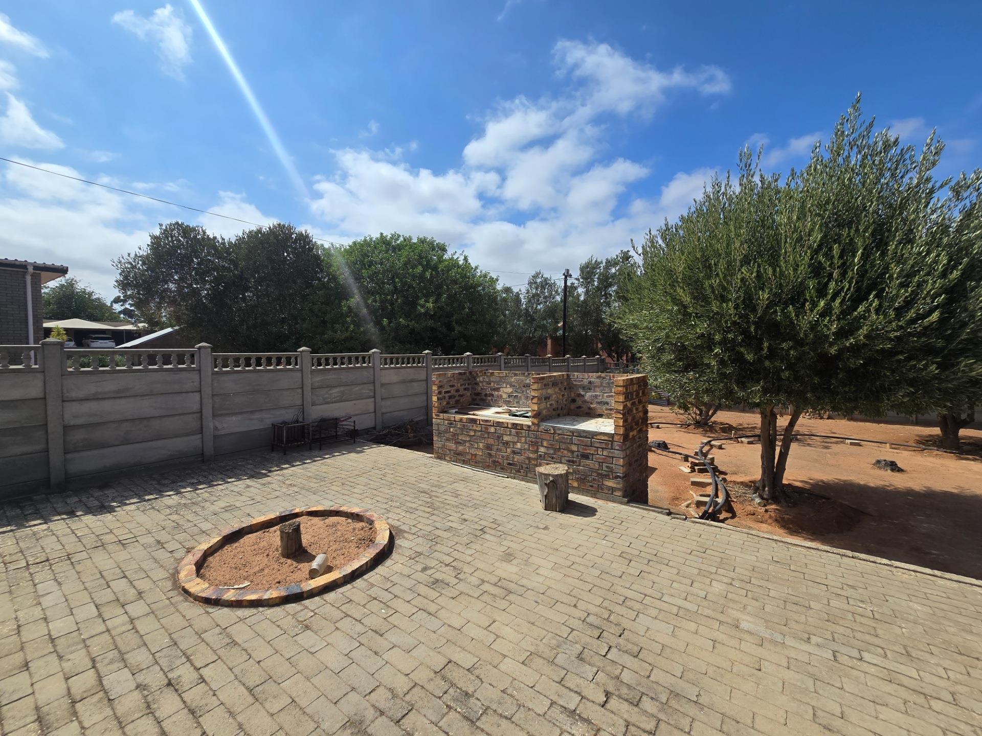 Image 2 of 6