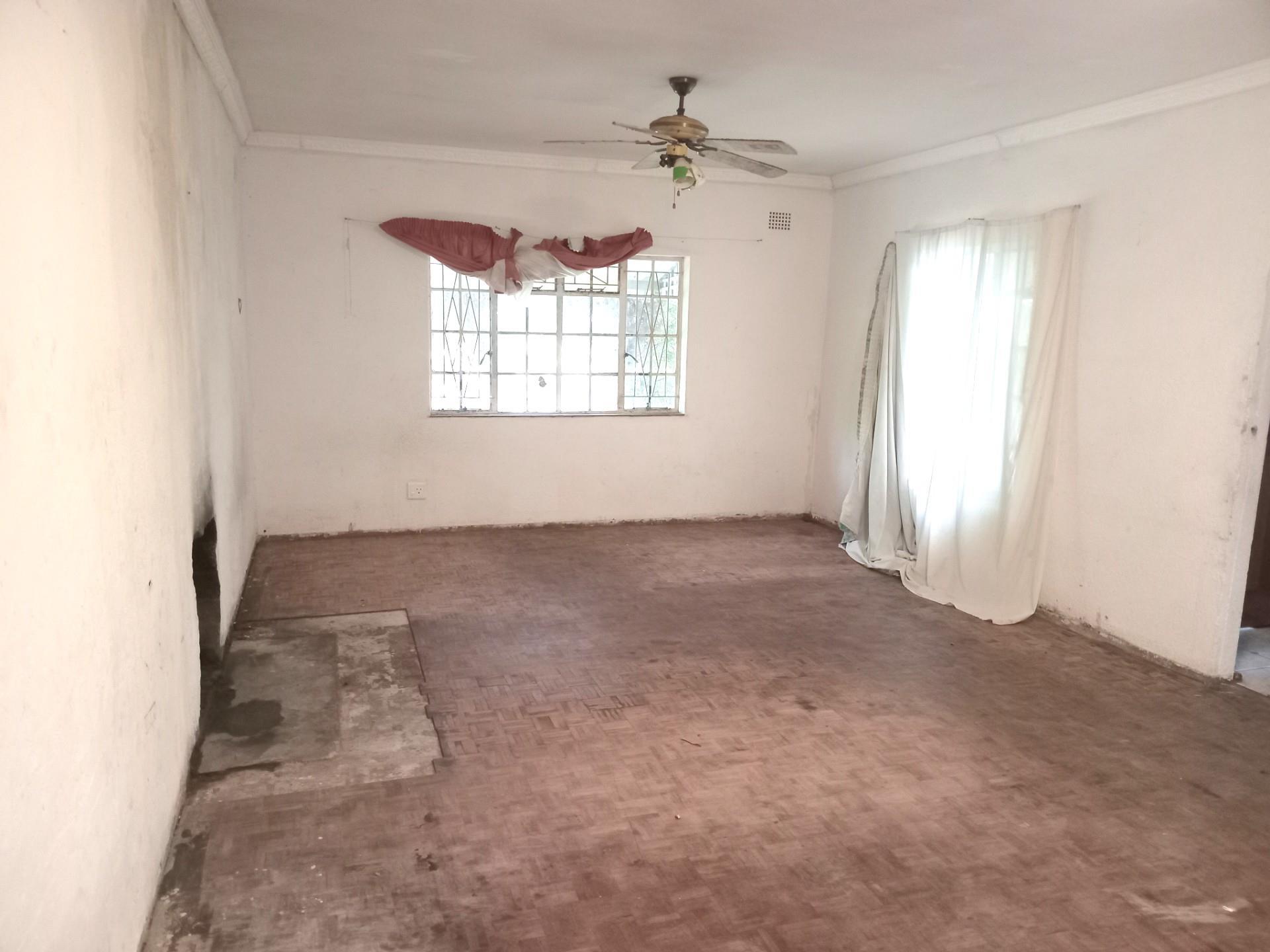 Image 2 of 6