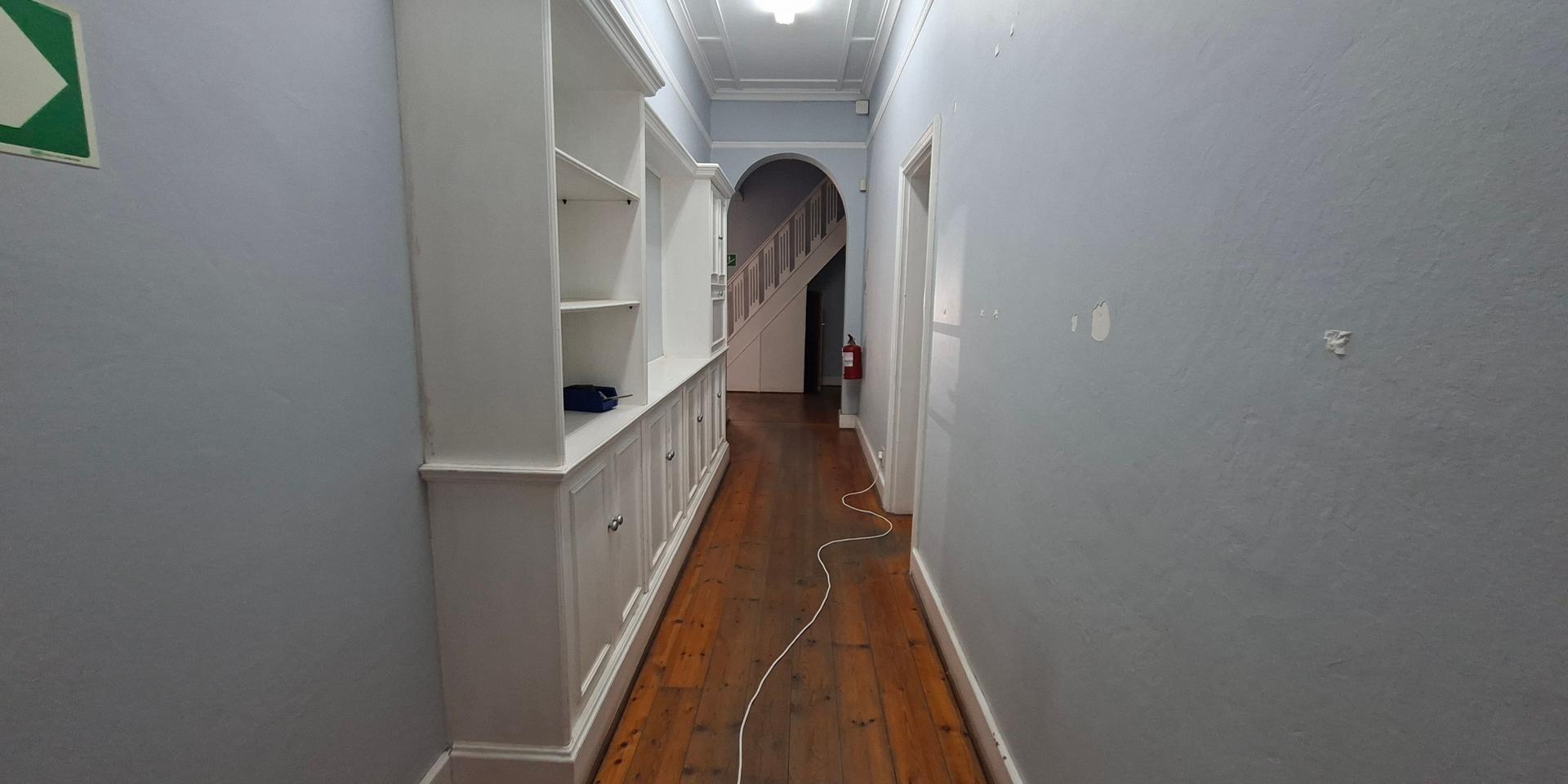 Image 3 of 6