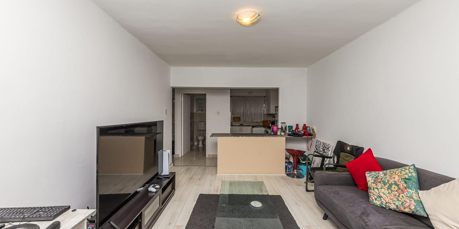 Image 4 of 6