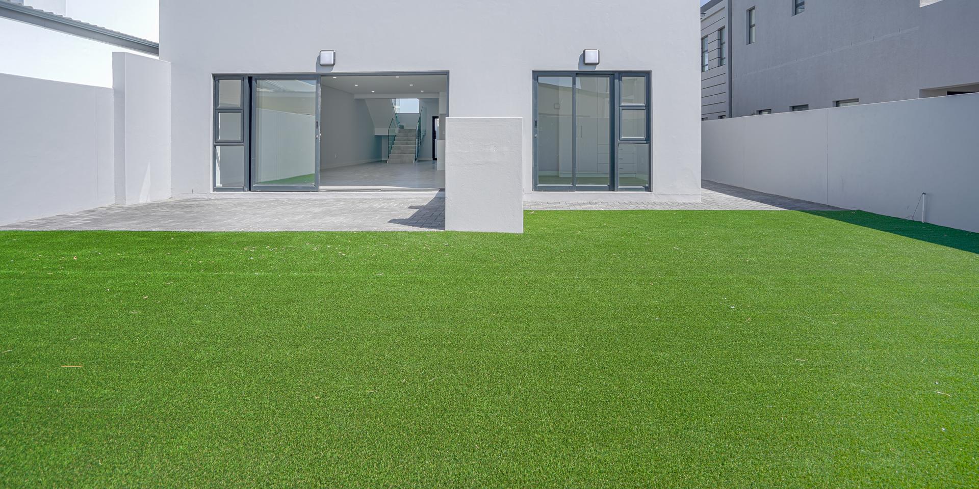 Image 4 of 6