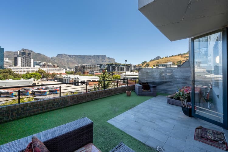 Main property image