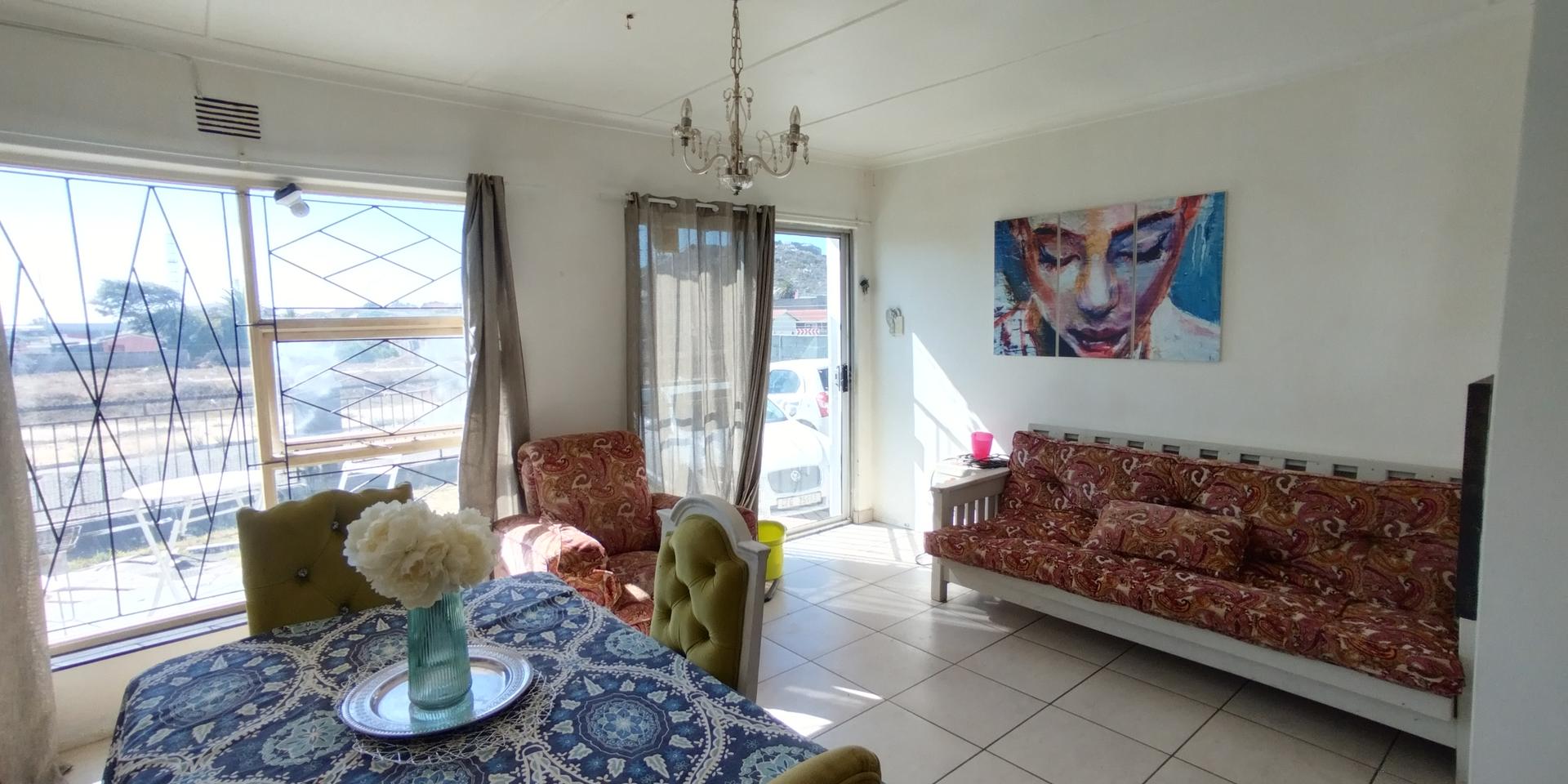 Image 2 of 6
