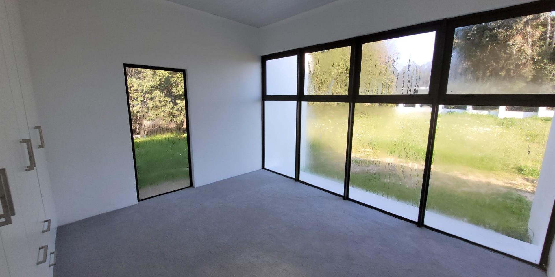Image 2 of 6