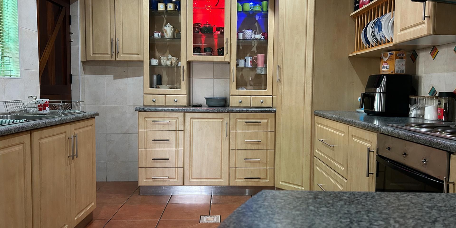 Image 2 of 6