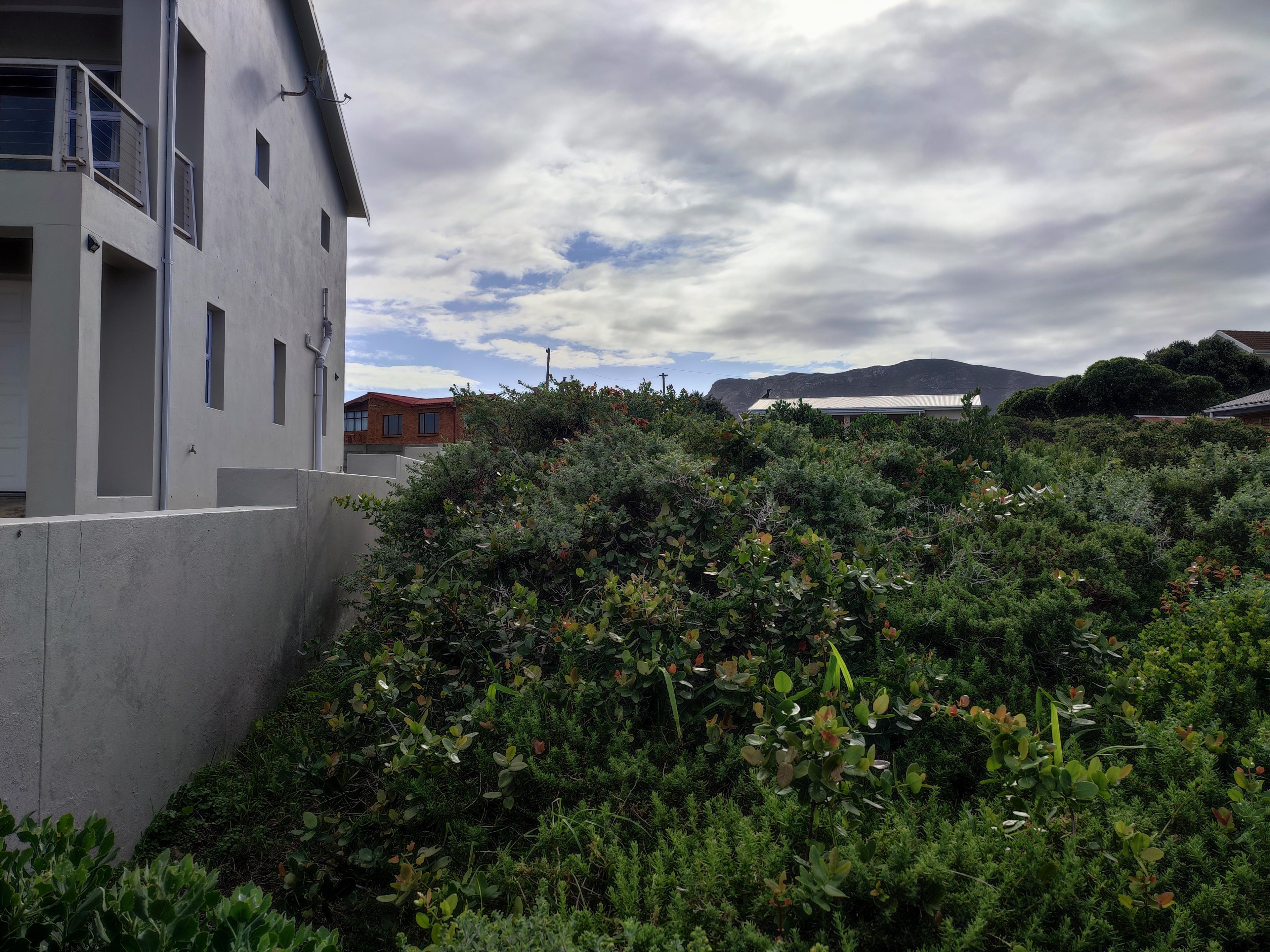 Image 2 of 6