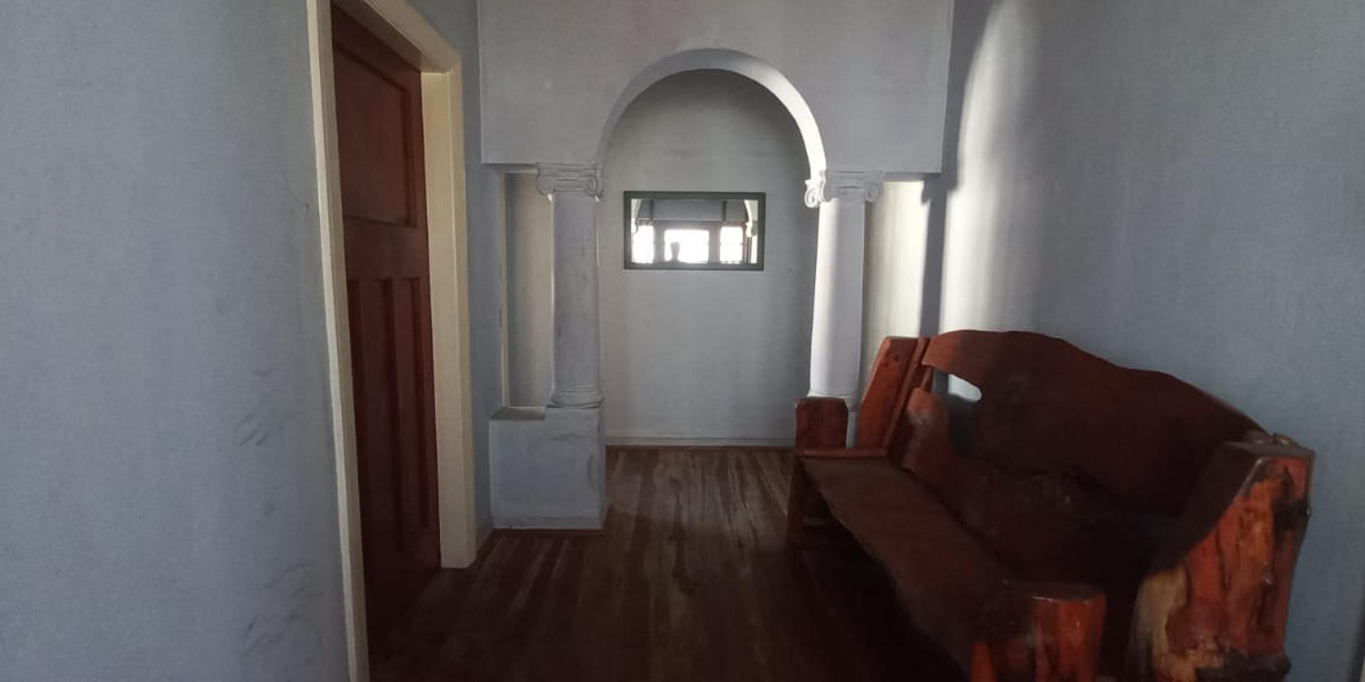 Image 4 of 6