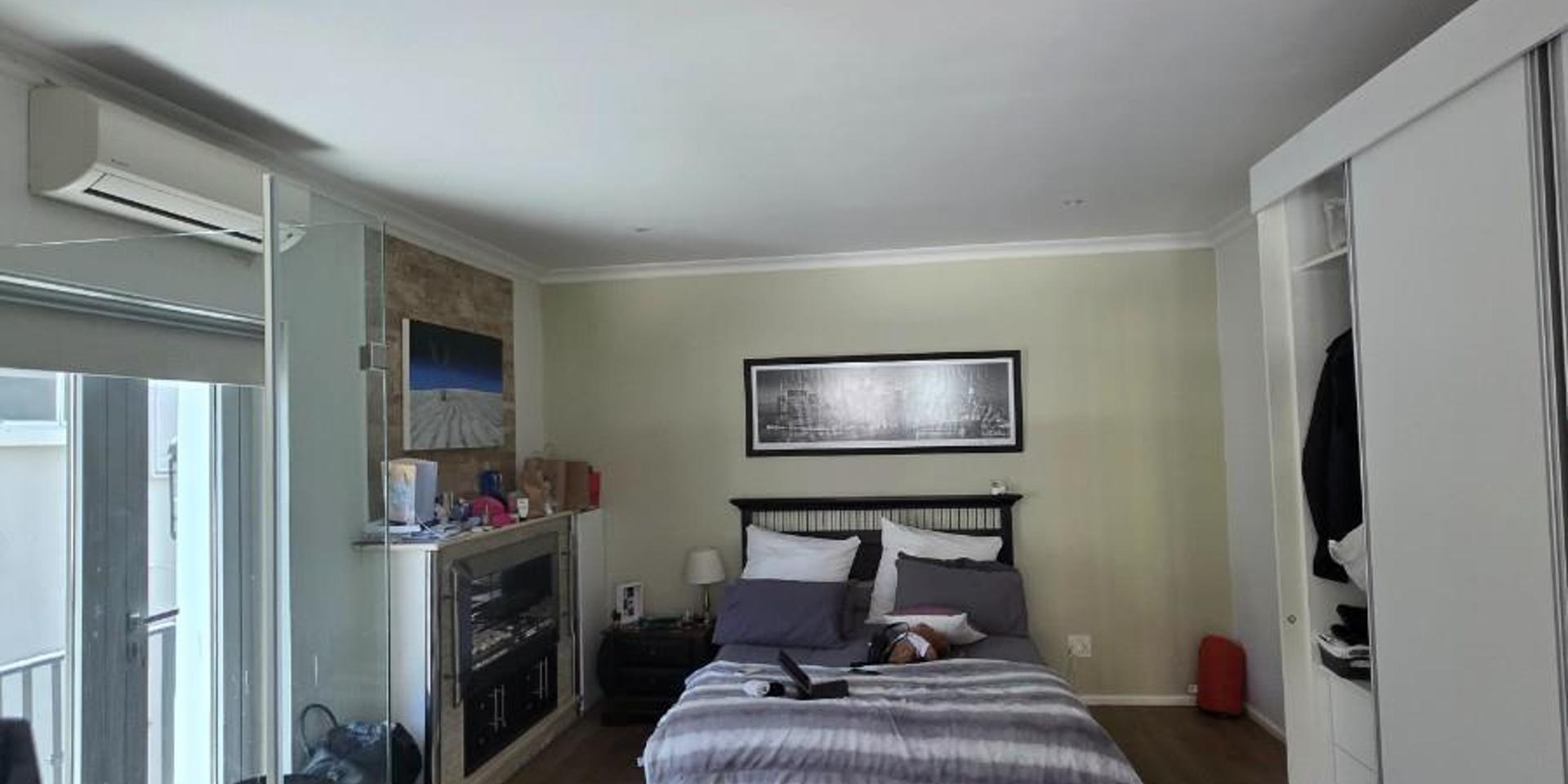 Image 4 of 6