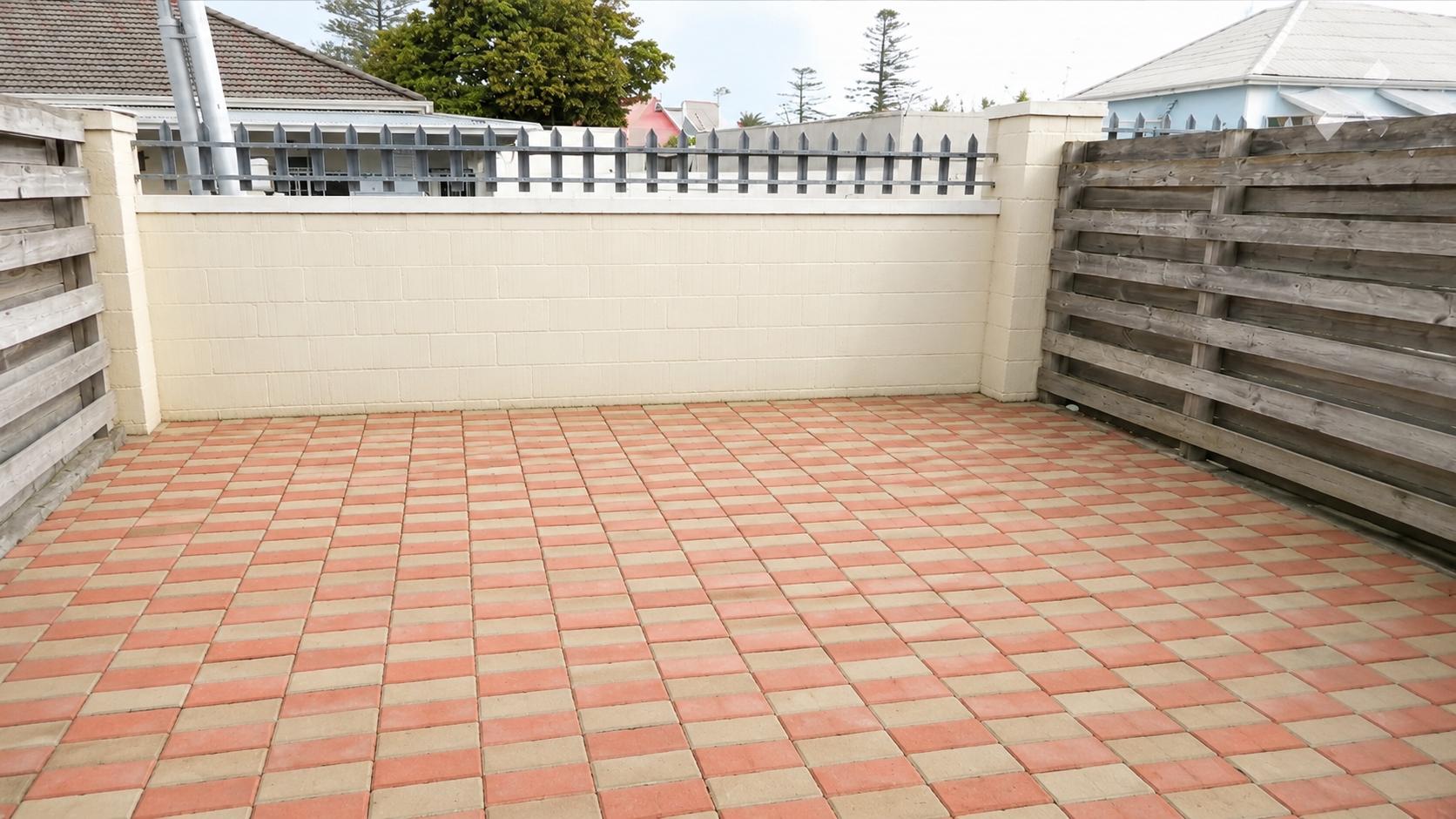 Image 2 of 6