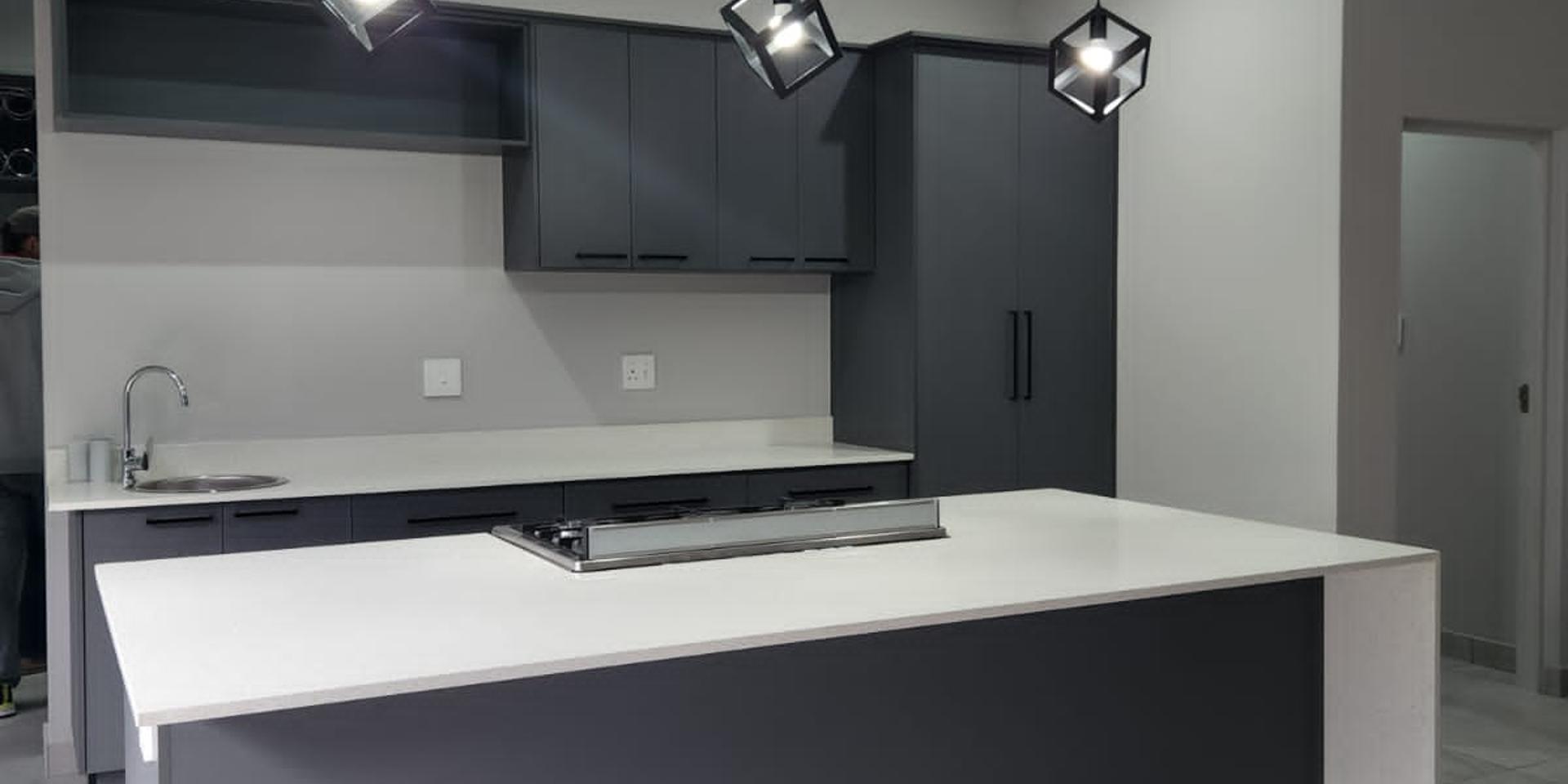 Image 2 of 6