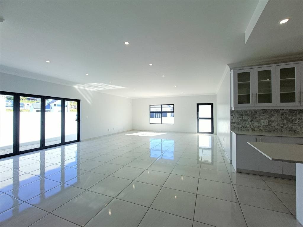Image 3 of 6
