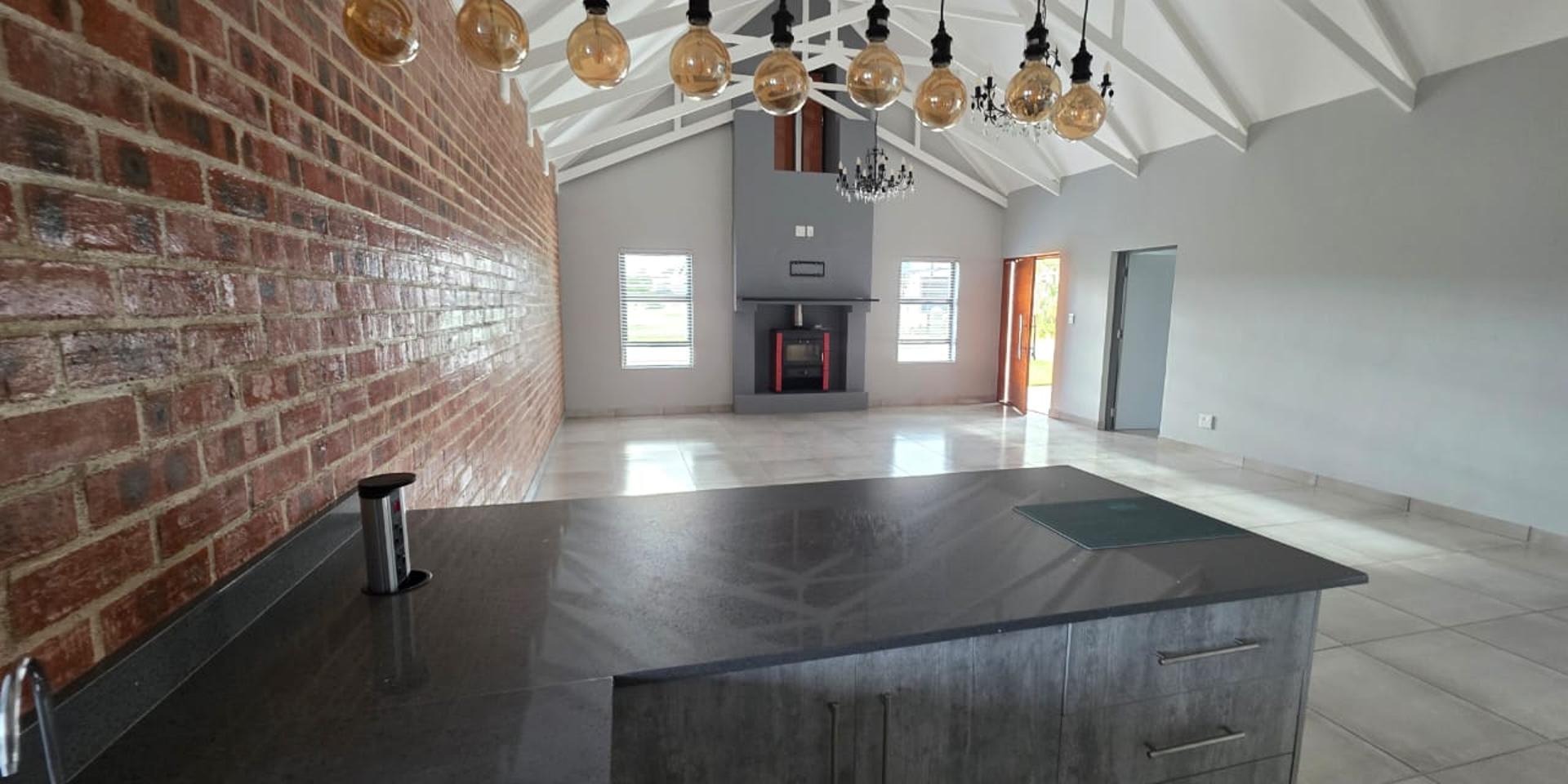 Image 3 of 6