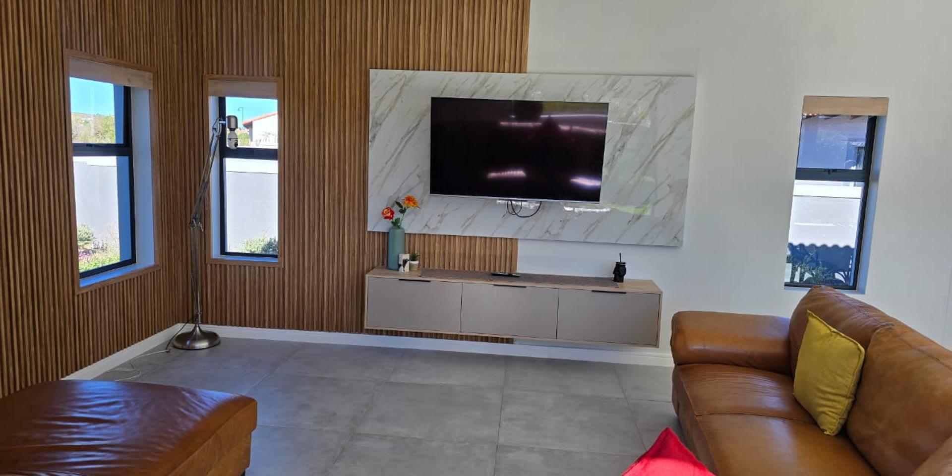 Image 4 of 6