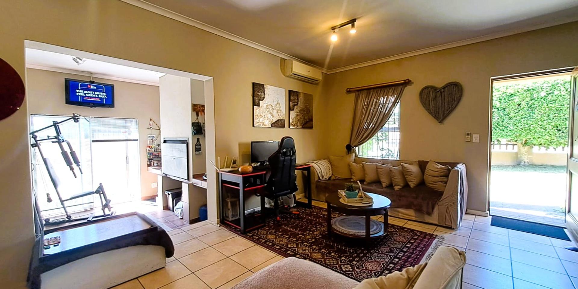 Image 4 of 6