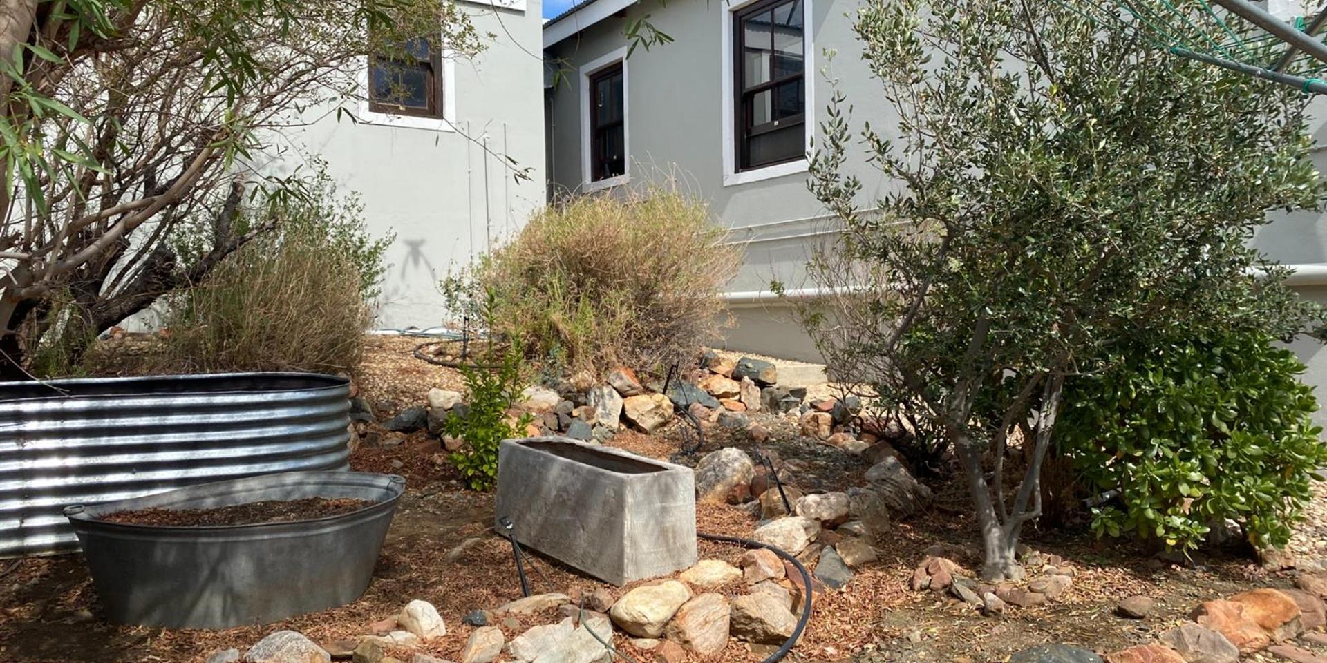 Image 3 of 6