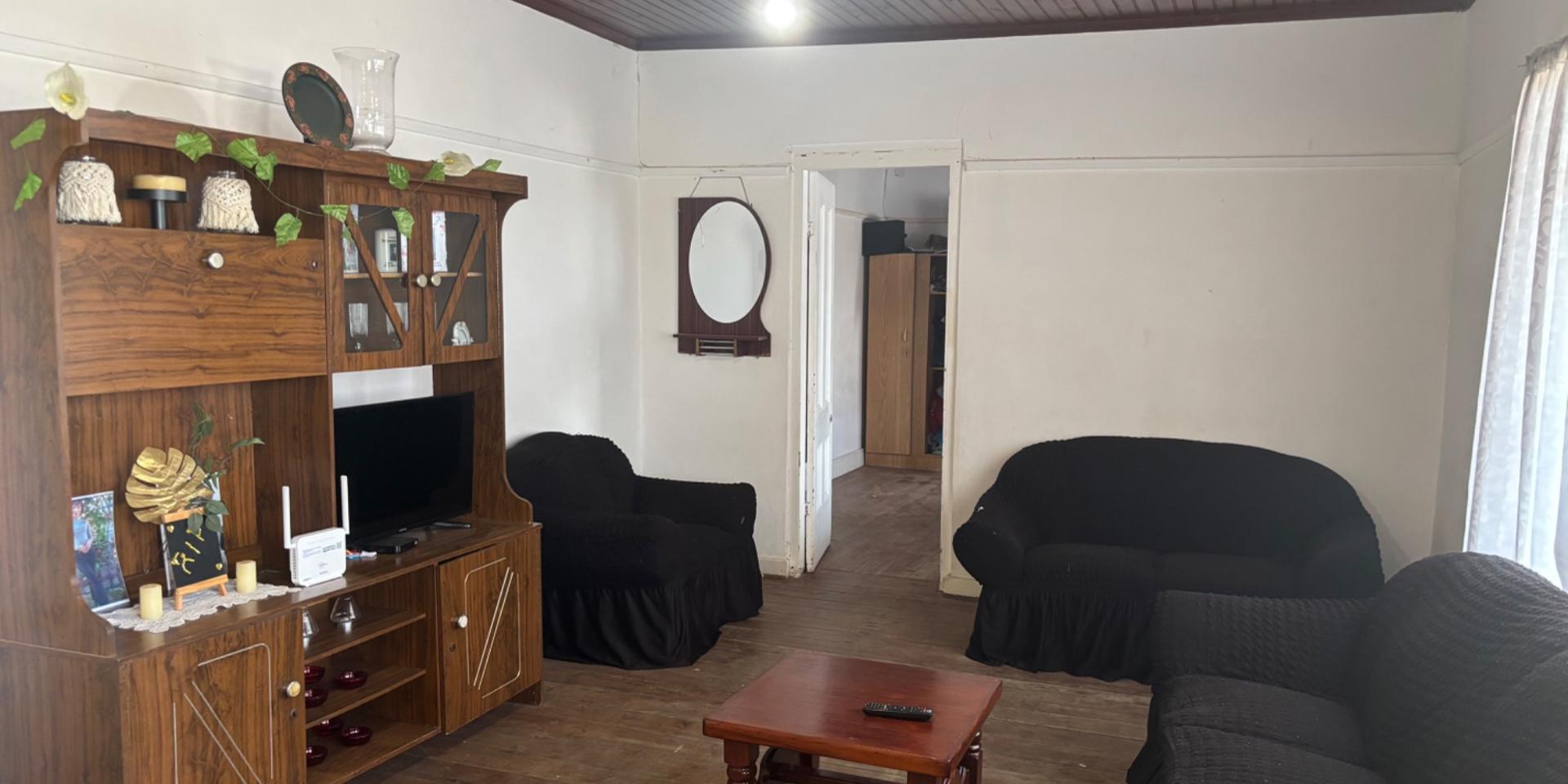 Image 4 of 6