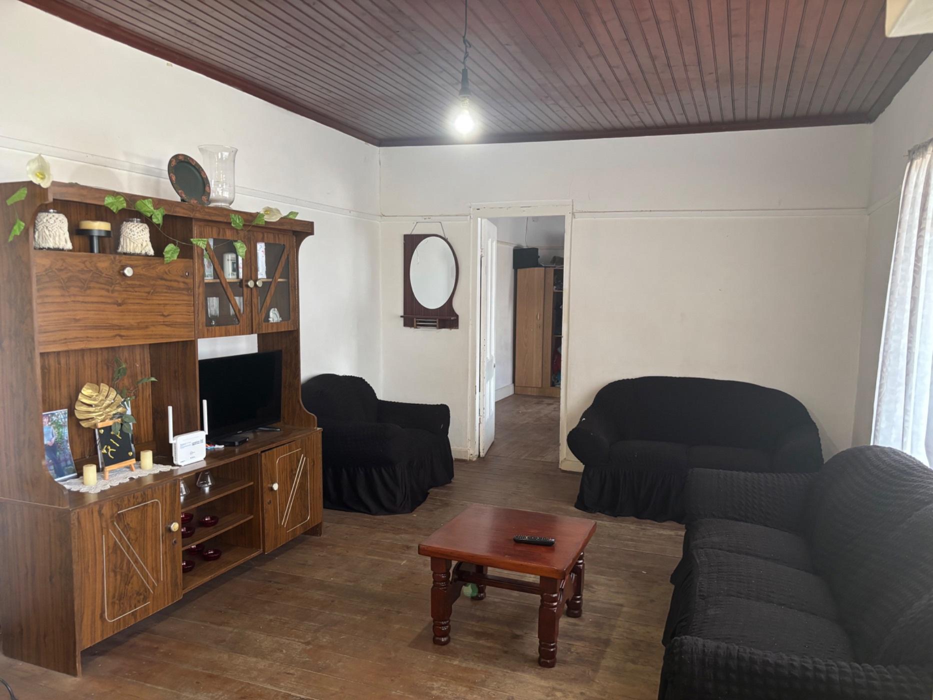 Image 4 of 6