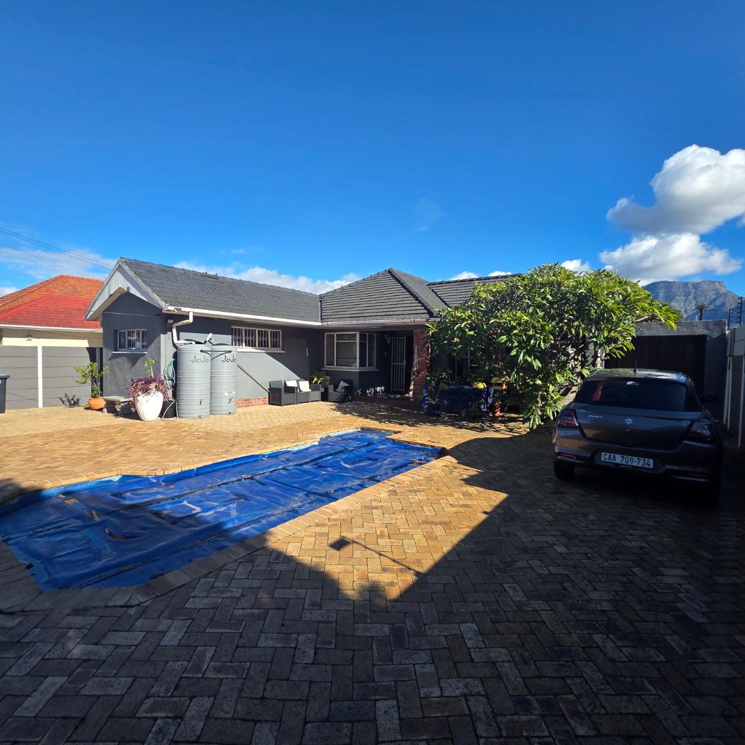 Image 4 of 6