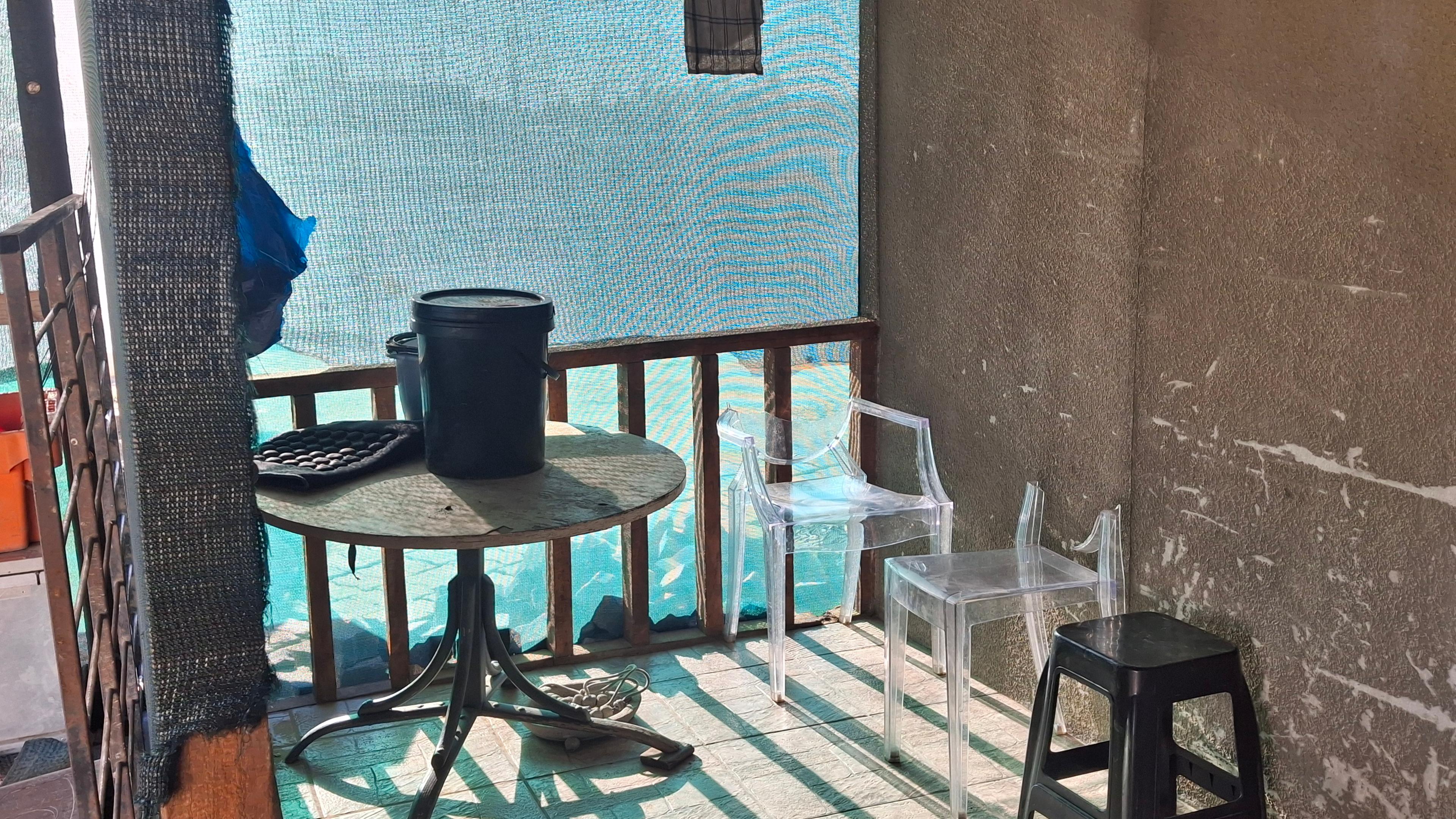 Image 4 of 6