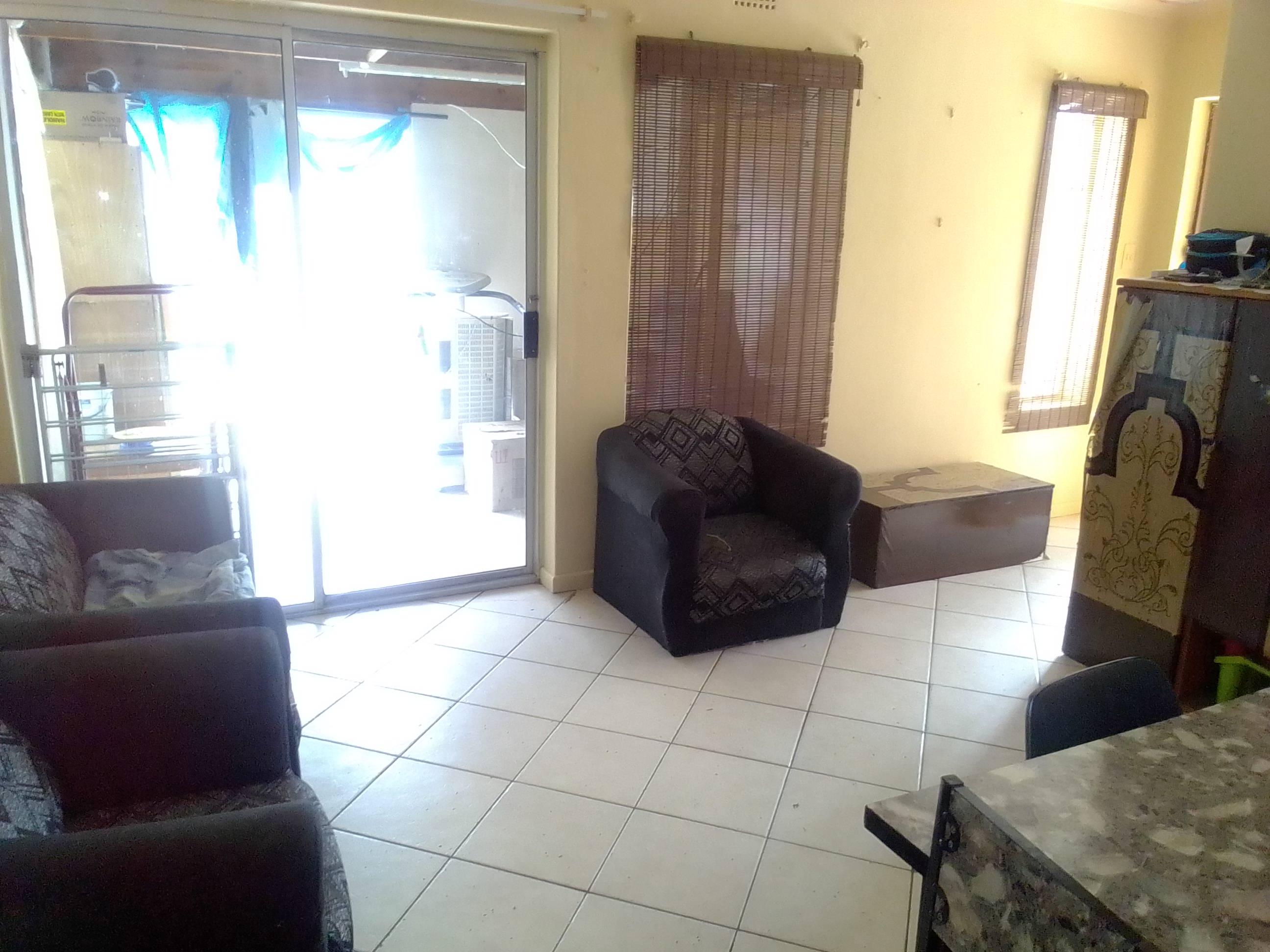 Image 4 of 6