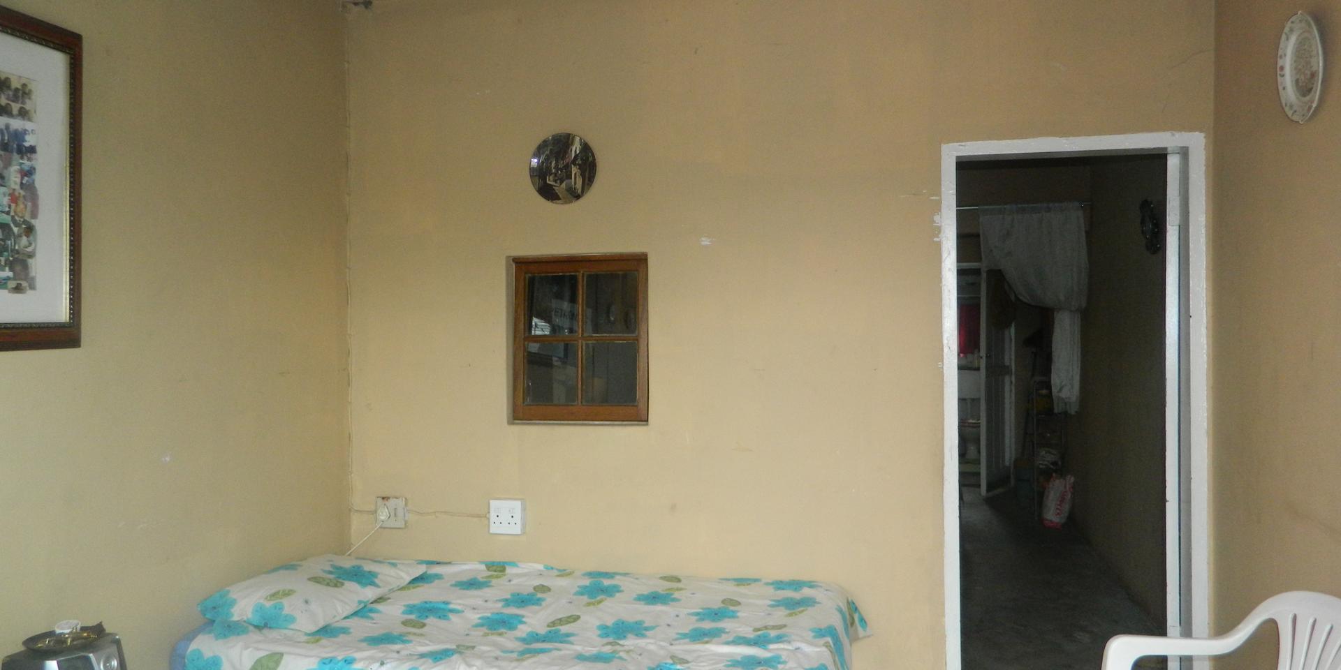 Image 4 of 6
