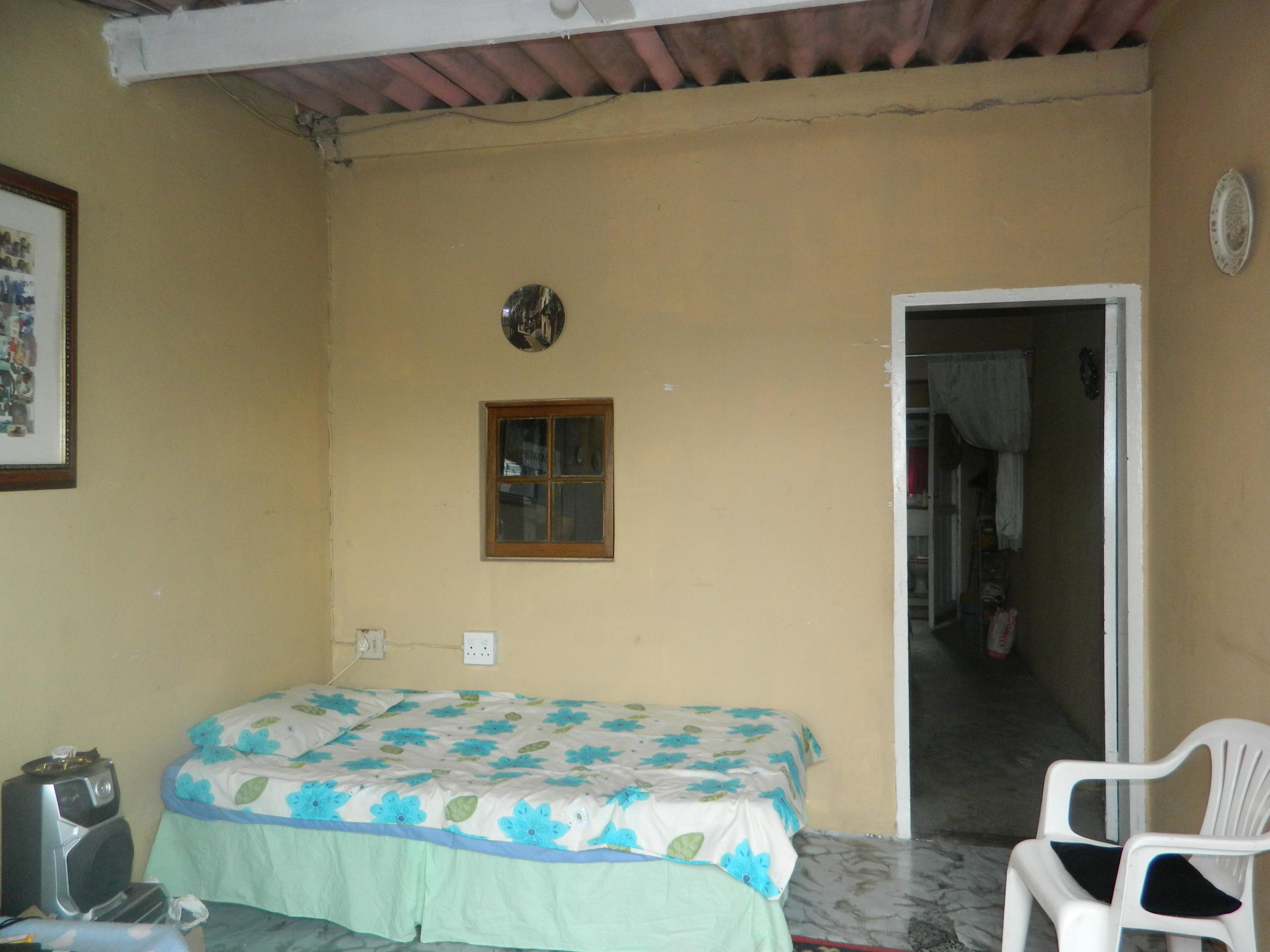 Image 4 of 6