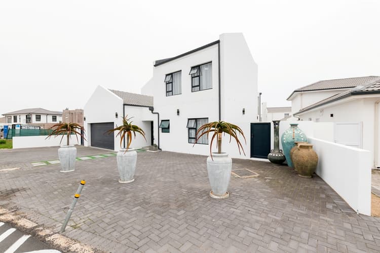Main property image