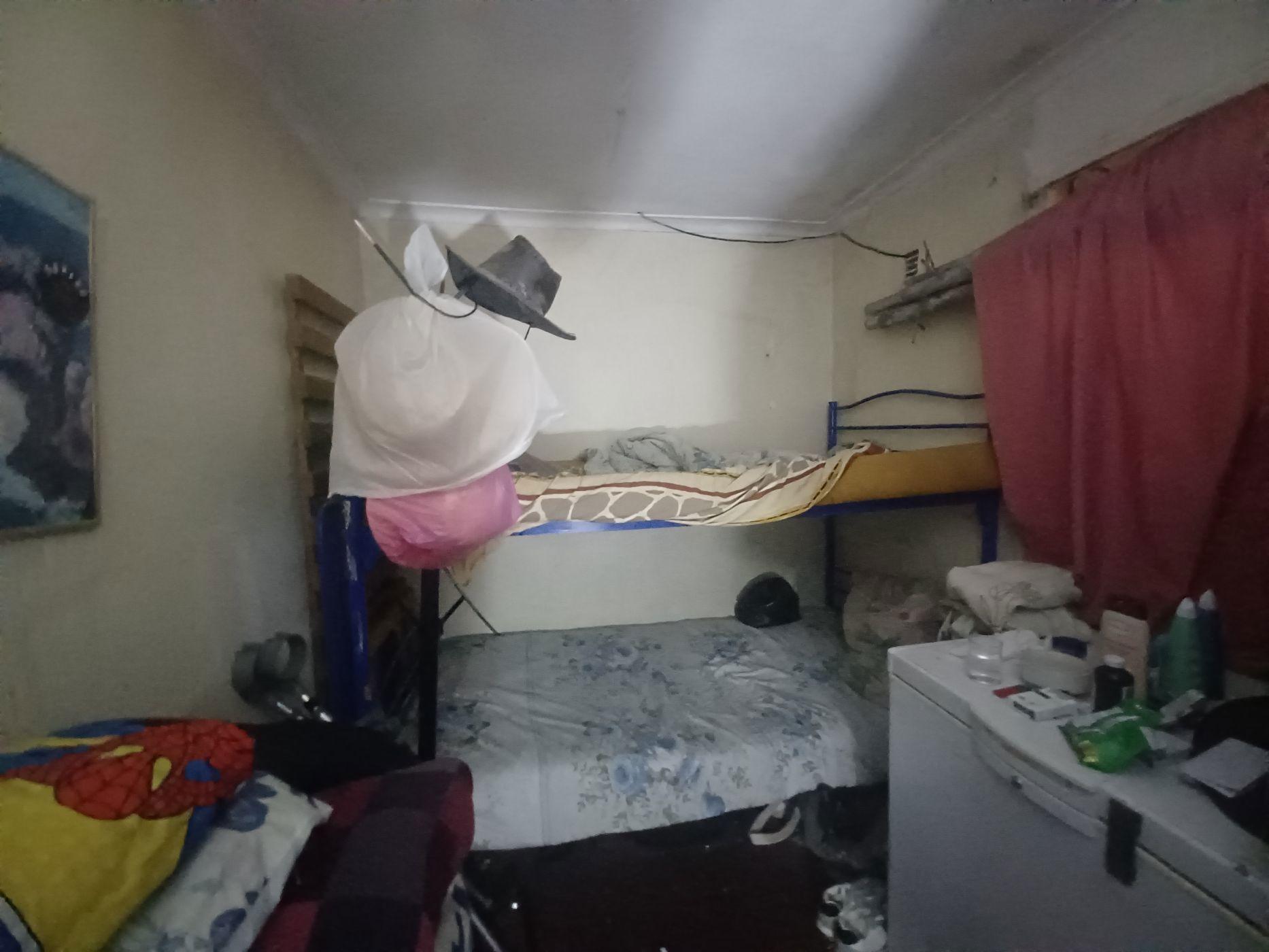 Image 4 of 6