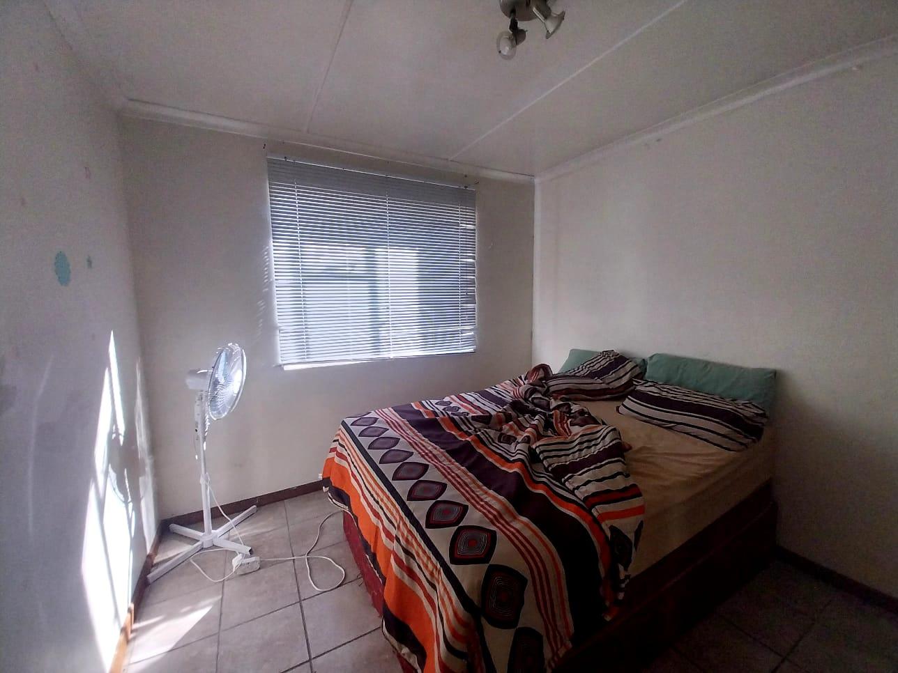 Image 2 of 6