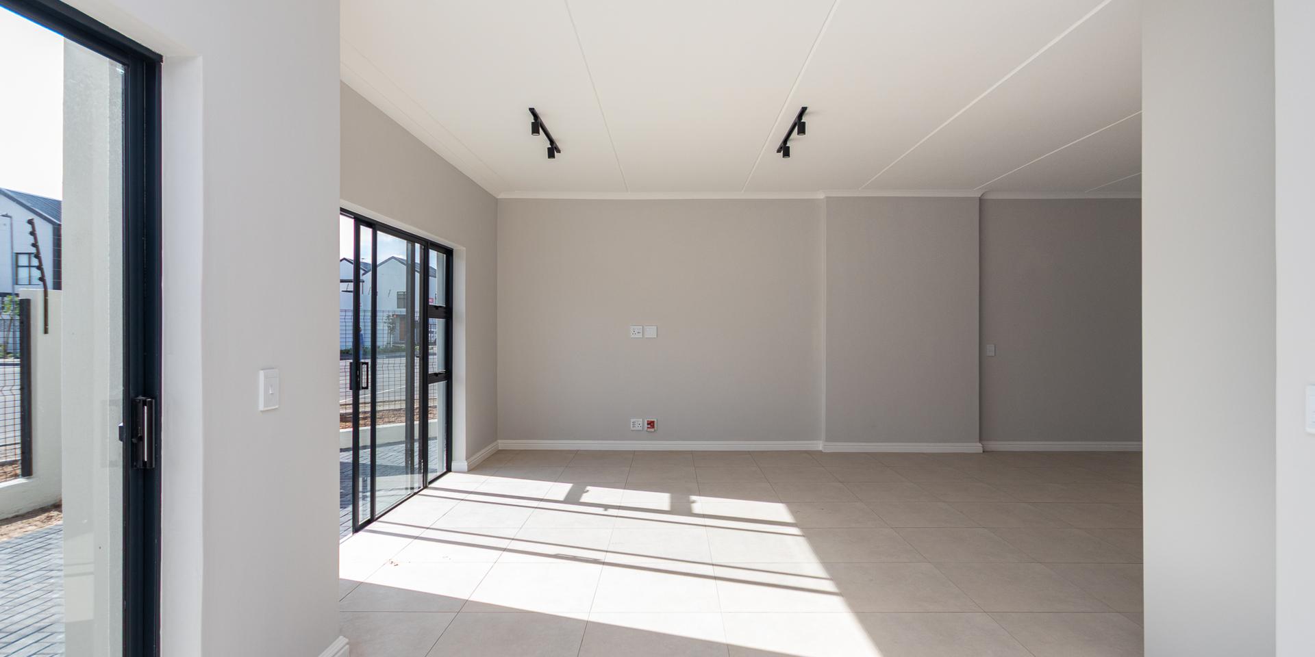 Image 4 of 6