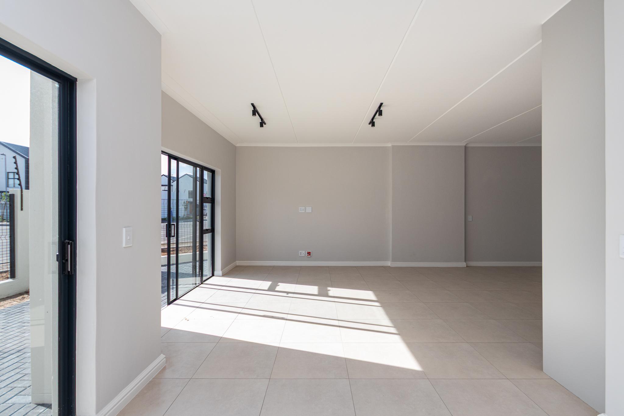 Image 4 of 6