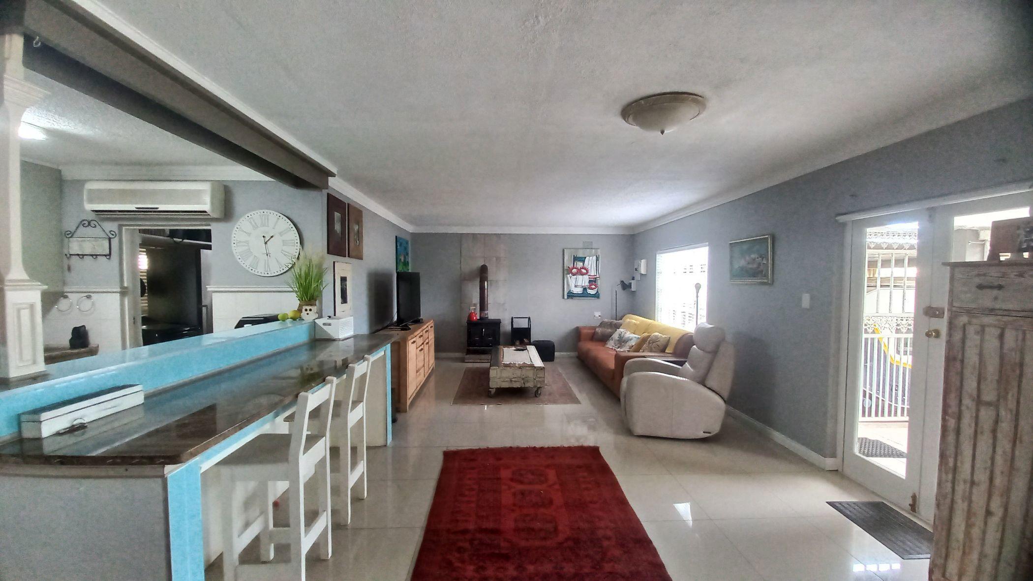 Image 4 of 6