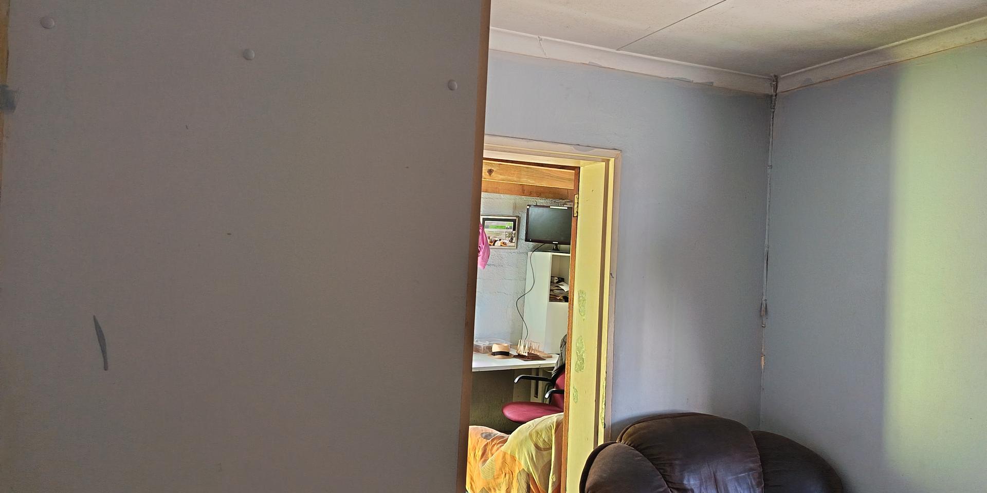 Image 3 of 6