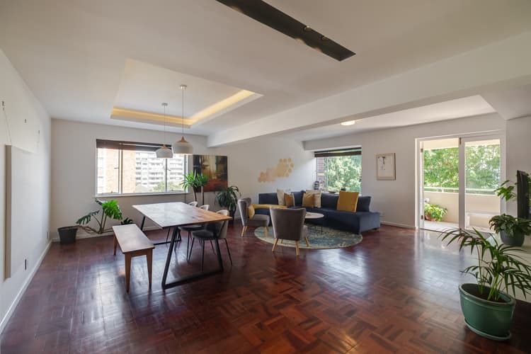 Main property image