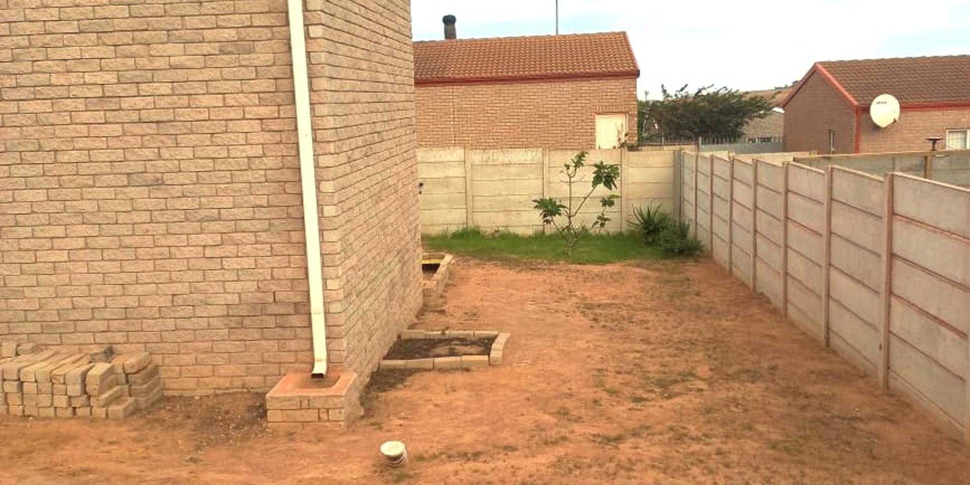 Image 2 of 6
